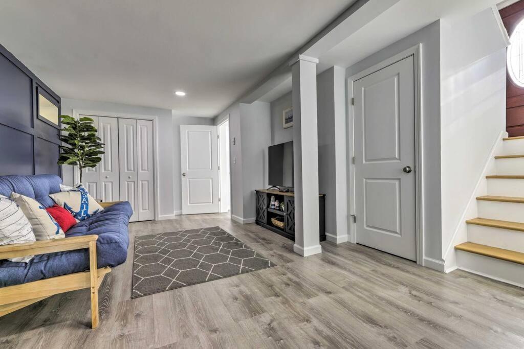New! Updated Mystic Home W/ Sauna, Hot Tub & Deck Esterno foto