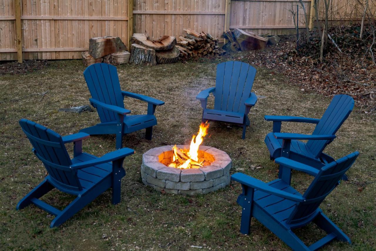 New! Updated Mystic Home W/ Sauna, Hot Tub & Deck Esterno foto